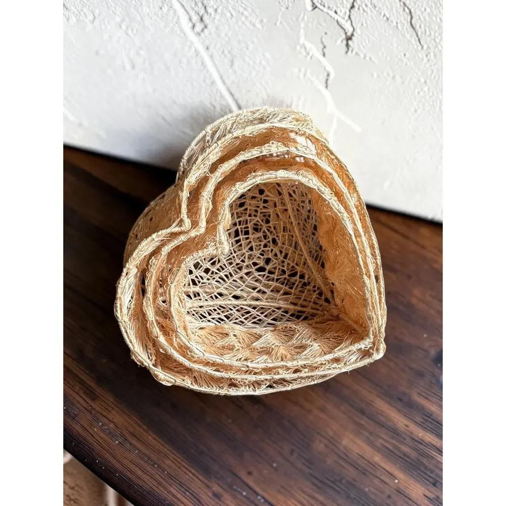Set Of 3 Vintage Nesting Heart Wicker Baskets Rustic Vintage Gold Decor/Display